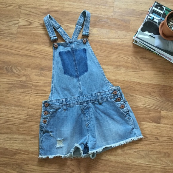 Forever21 Blue Denim Jean Distressed Short Overalls EUC - Picture 10 of 11